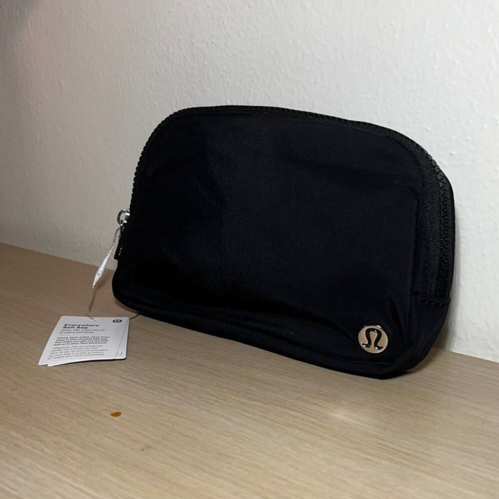 Lululemon Everywhere Belt Bag 1L